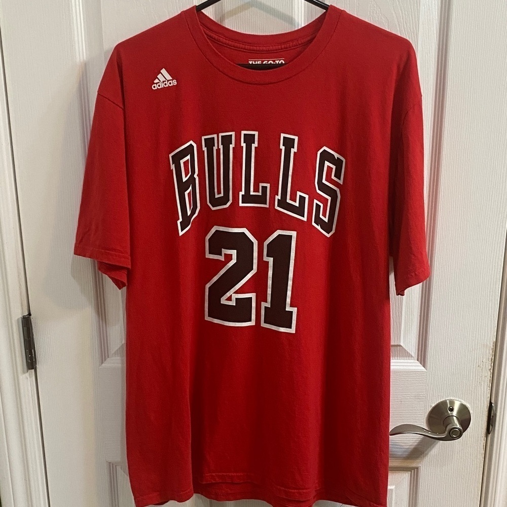 BULLS 21 Butler T-shirt Adidas Cotton Chicago Tee Men's XL NBA Red Basketball